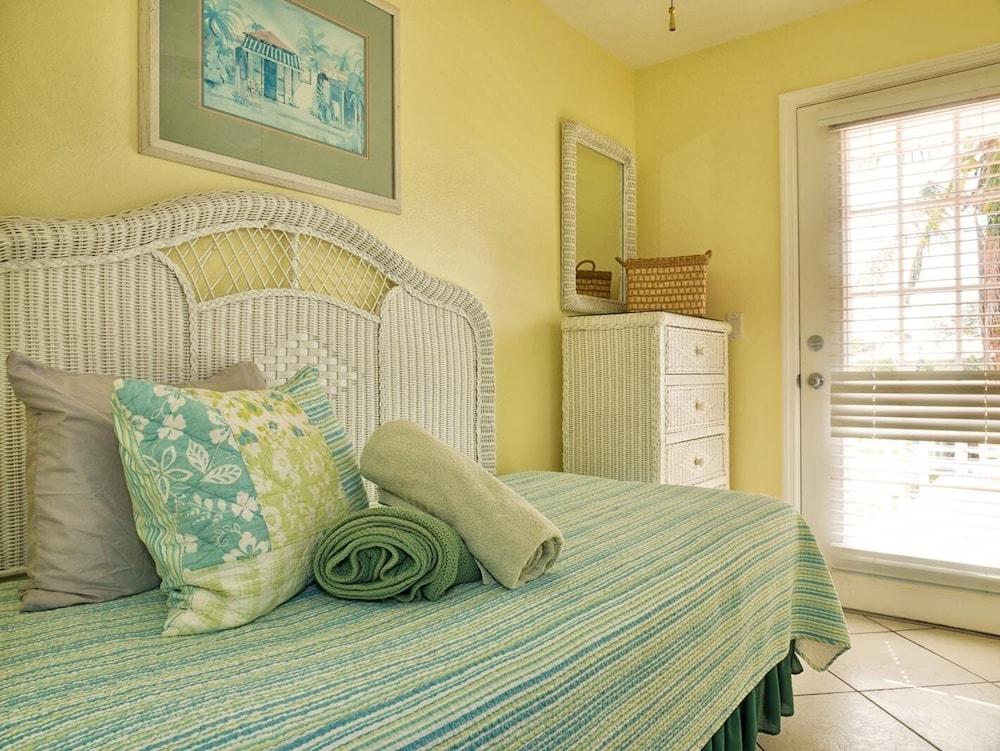 Siesta Palms By the Beach photo 43
