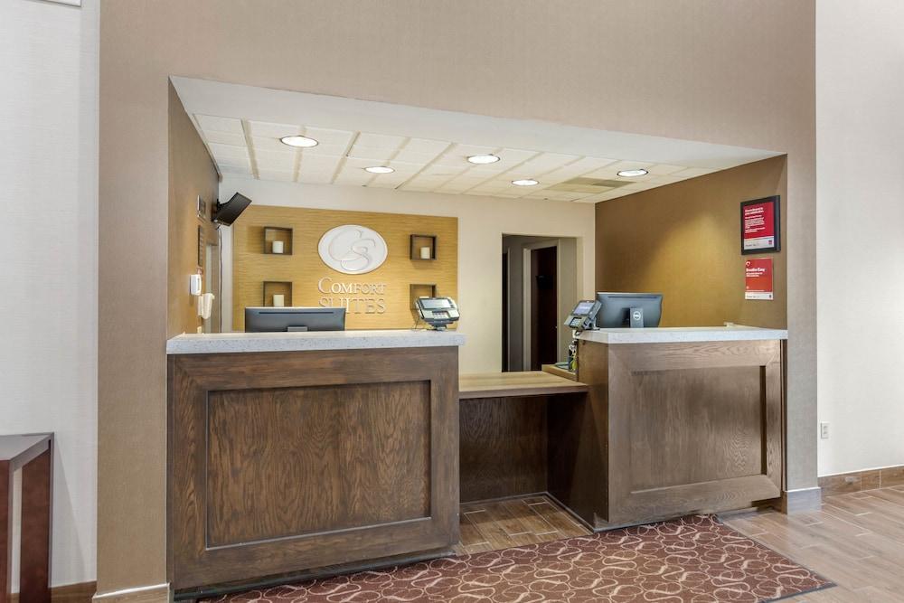 Comfort Suites South Park photo 29