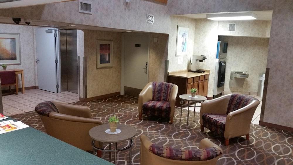Plano Inn & Suites photo 26