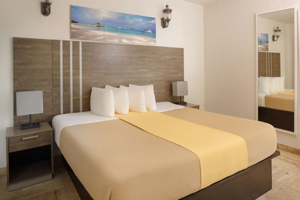 Ocean Five Hotel photo 11