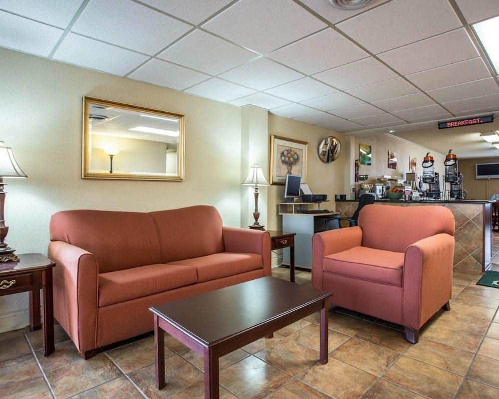 Quality Inn & Suites Monroe photo 18