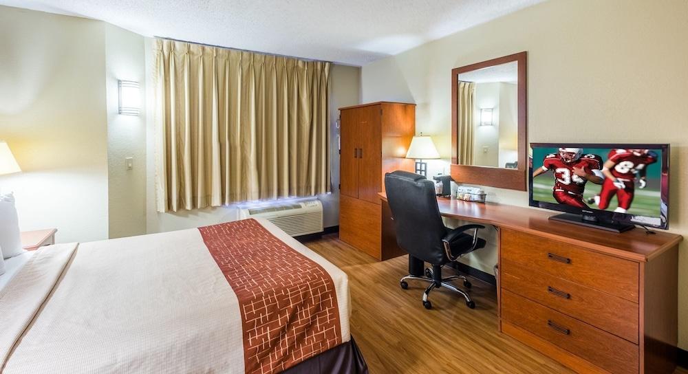 GreenTree Inn Houston IAH Airport photo 14