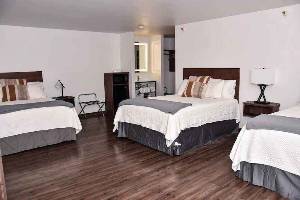 Eagle Peak Lodge & Cabins photo 3