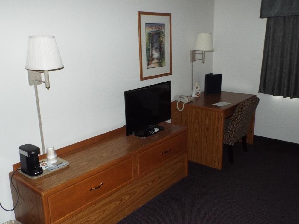 FairBridge Inn & Suites in Thorp, WI photo 16