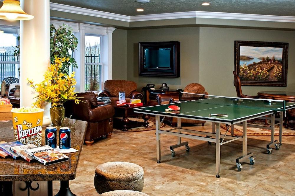 Cameo Heights Mansion photo 41