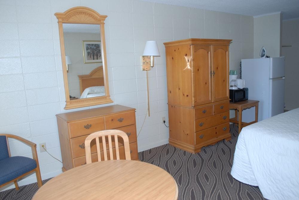 Admiral Motor Inn photo 23