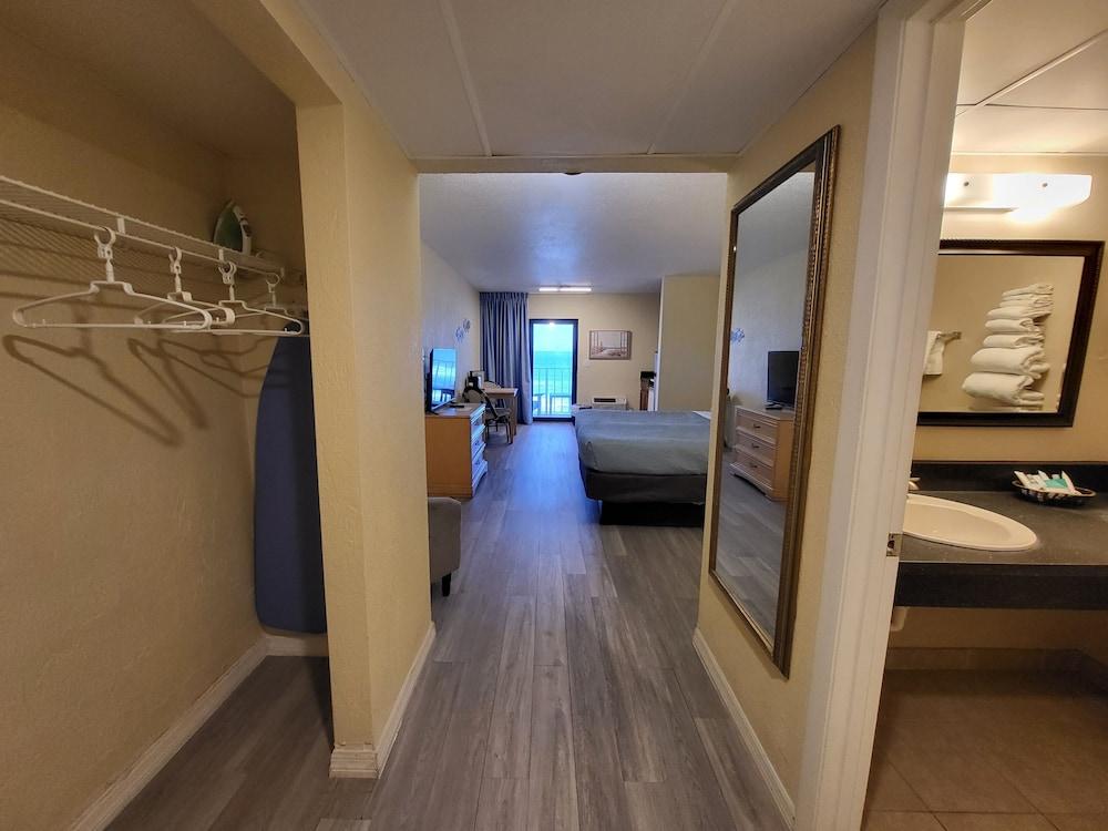 Beachside Hotel photo 49