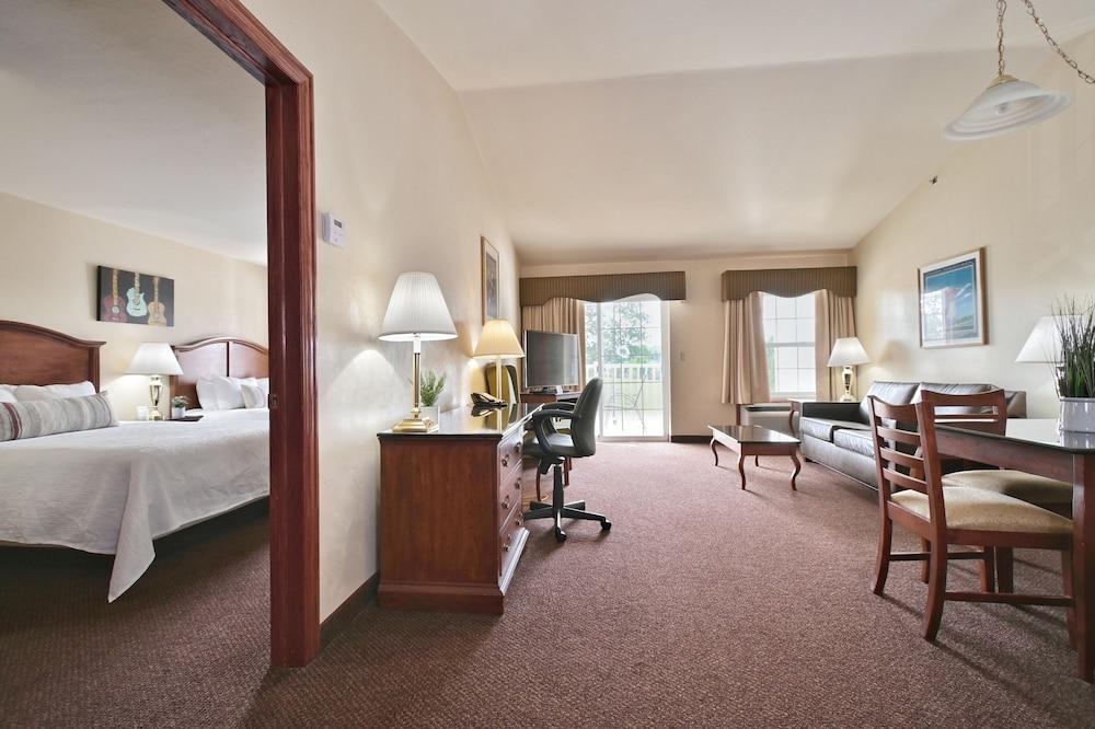 Four Seasons Island Resort photo 21