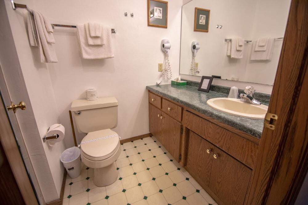 Ridges Inn & Suites photo 6