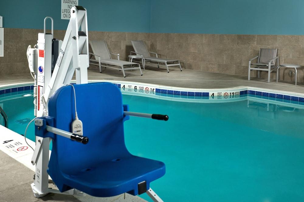 Holiday Inn Express Amherst - Lockport by IHG photo 19
