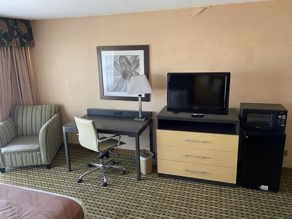 Quality Inn Amarillo West near Medical Center photo 20