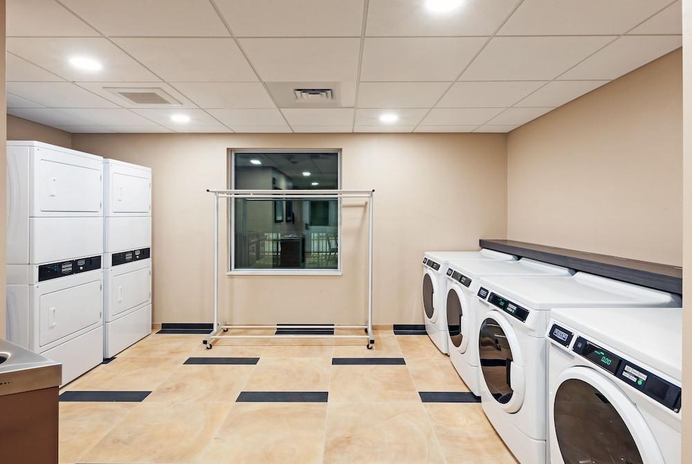 Candlewood Suites Lenexa - Overland Park Area by IHG photo 41