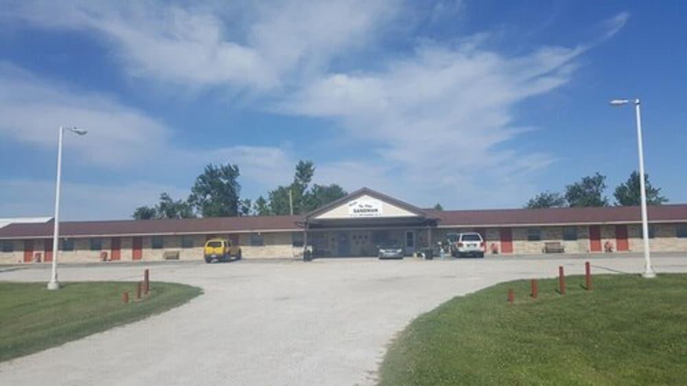OYO Sandman Inn photo 3