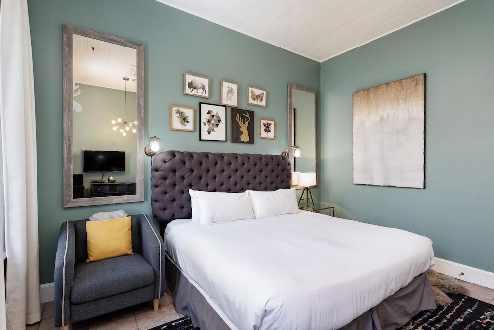 Independence Square Lodge by Frias photo 63