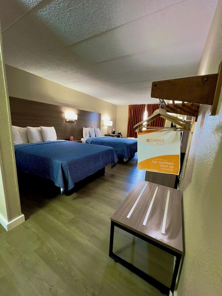 Econo Lodge Willowbrook photo 4