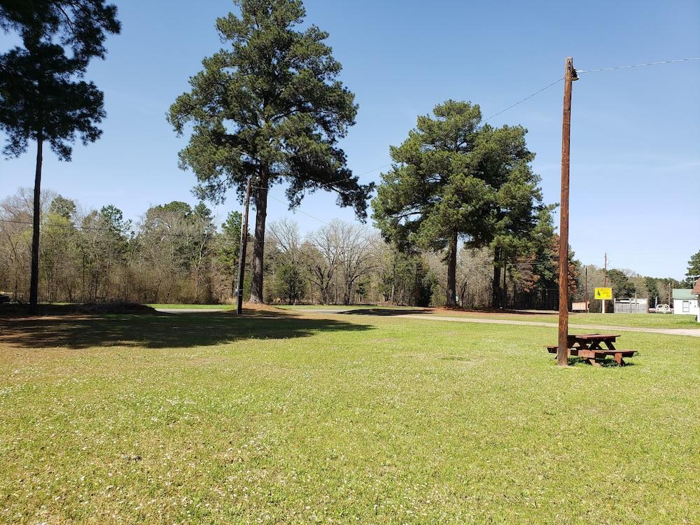 CLEAR LAKES INN photo 21