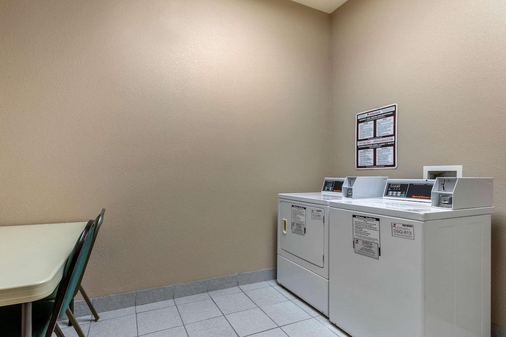 Comfort Suites Rolla photo 55