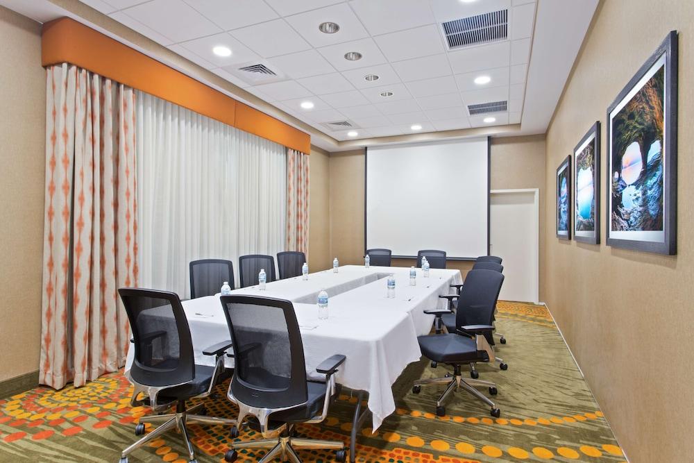 Hampton Inn Sault Ste Marie photo 25