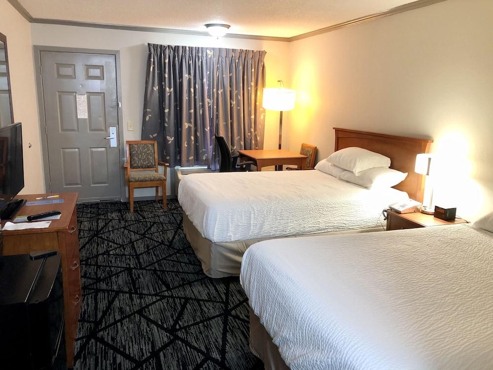 Days Inn by Wyndham Manning photo 6