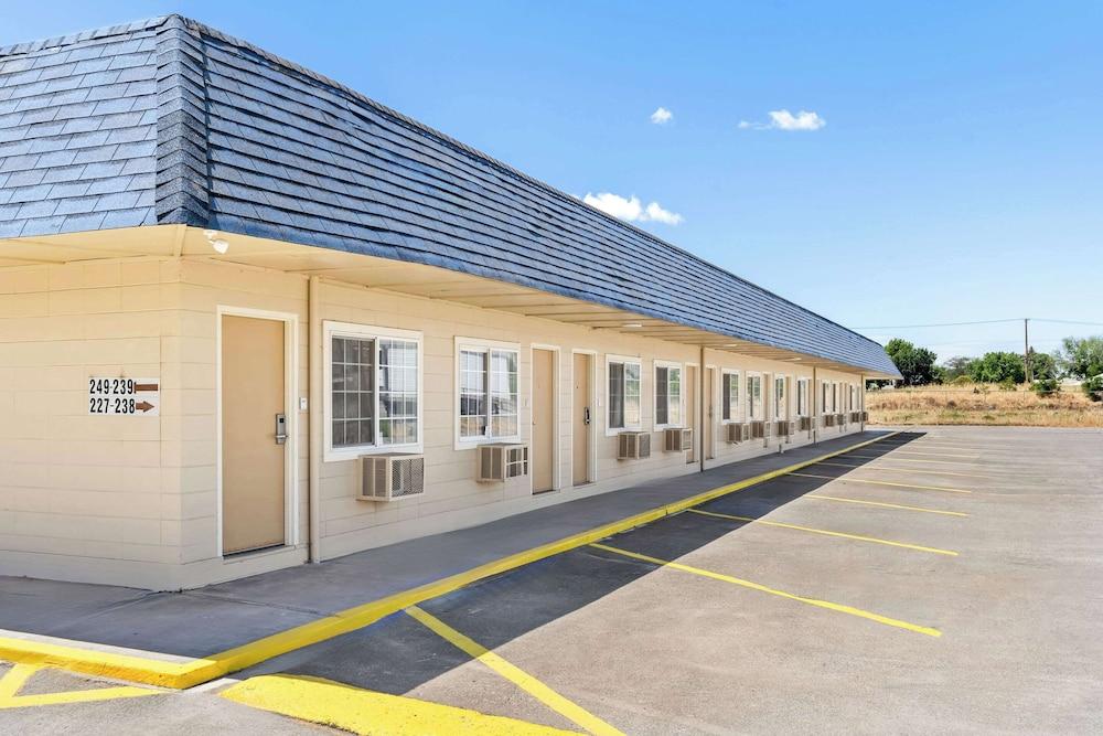 Rodeway Inn Hermiston - Umatilla photo 42