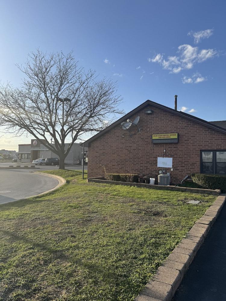 Bluestar Motel photo 15