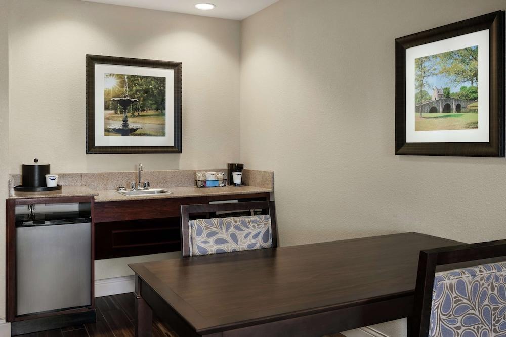Hampton Inn & Suites Montgomery-EastChase photo 38