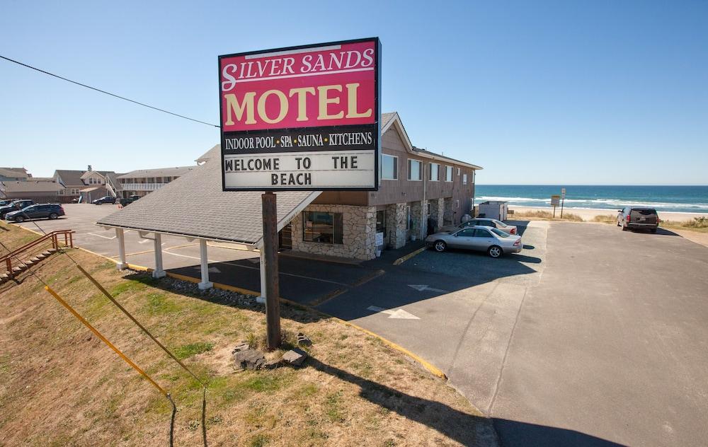 Silver Sands Motel photo 35