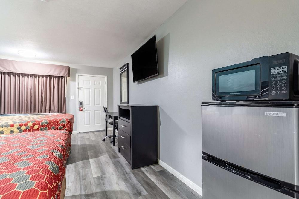 Prestige Inn photo 16