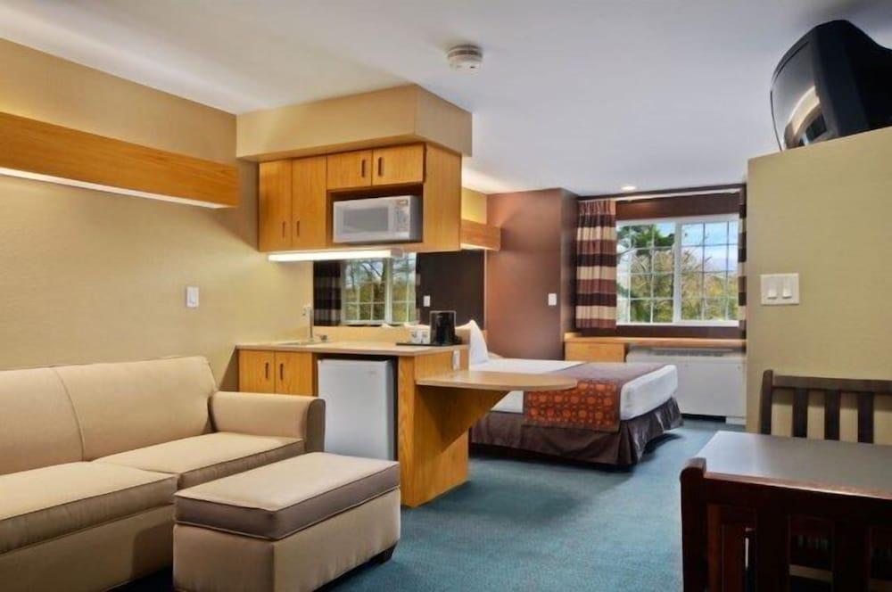 Stay Beyond Inn & Suites photo 3