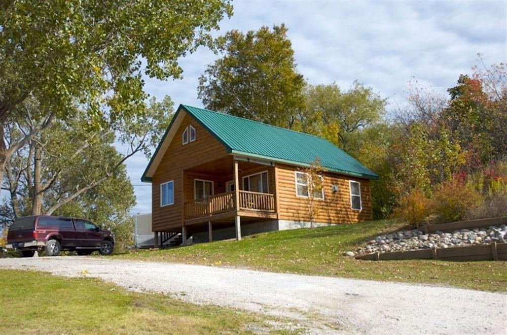 Hilltop Cabins and Motel photo 11