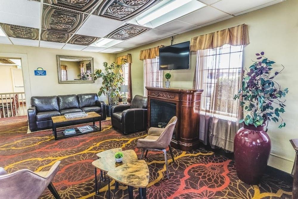 Days Inn by Wyndham Montrose photo 3