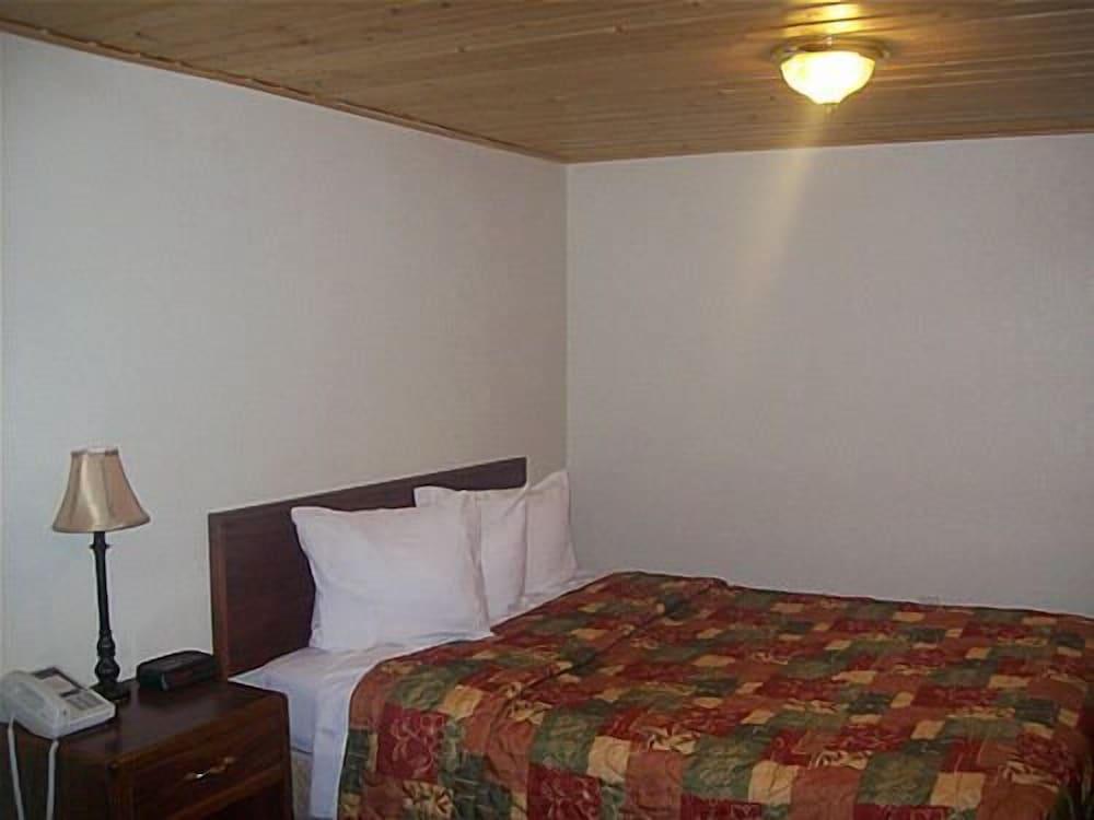 Sagebrush Inn photo 6