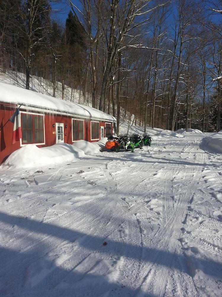 Wellnesste Lodge and Cabin Rentals photo 14