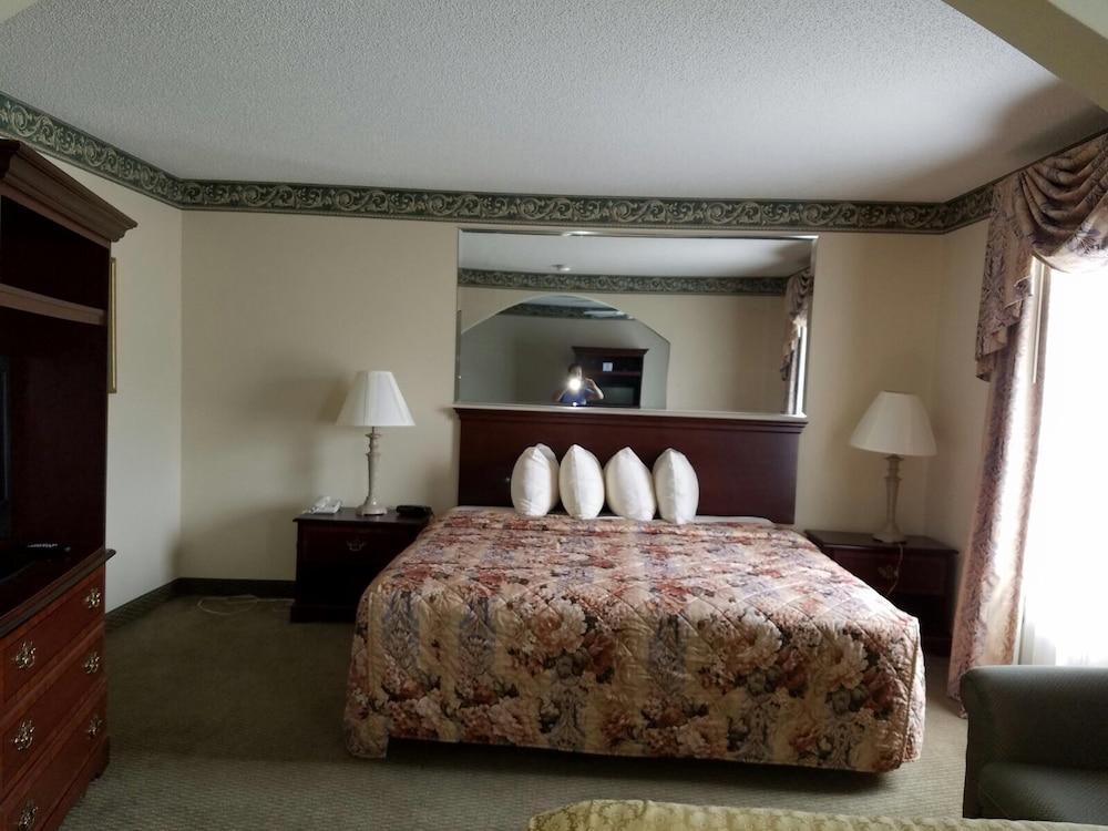 American Inn & Suites - High Point NC photo 4