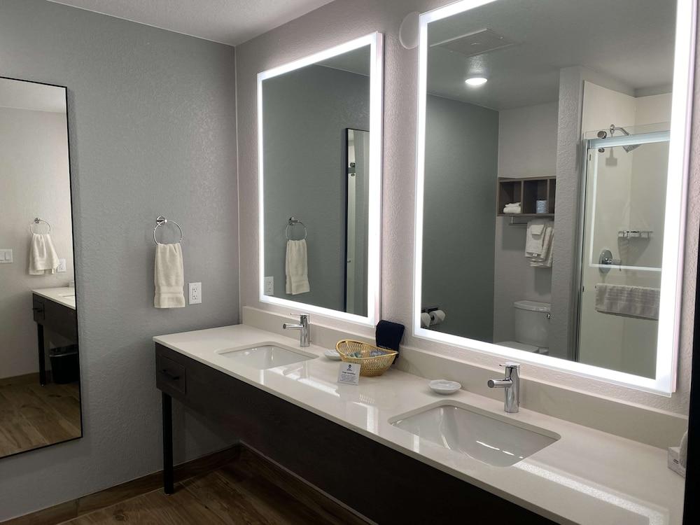 Best Western Lake Lucille Inn photo 19