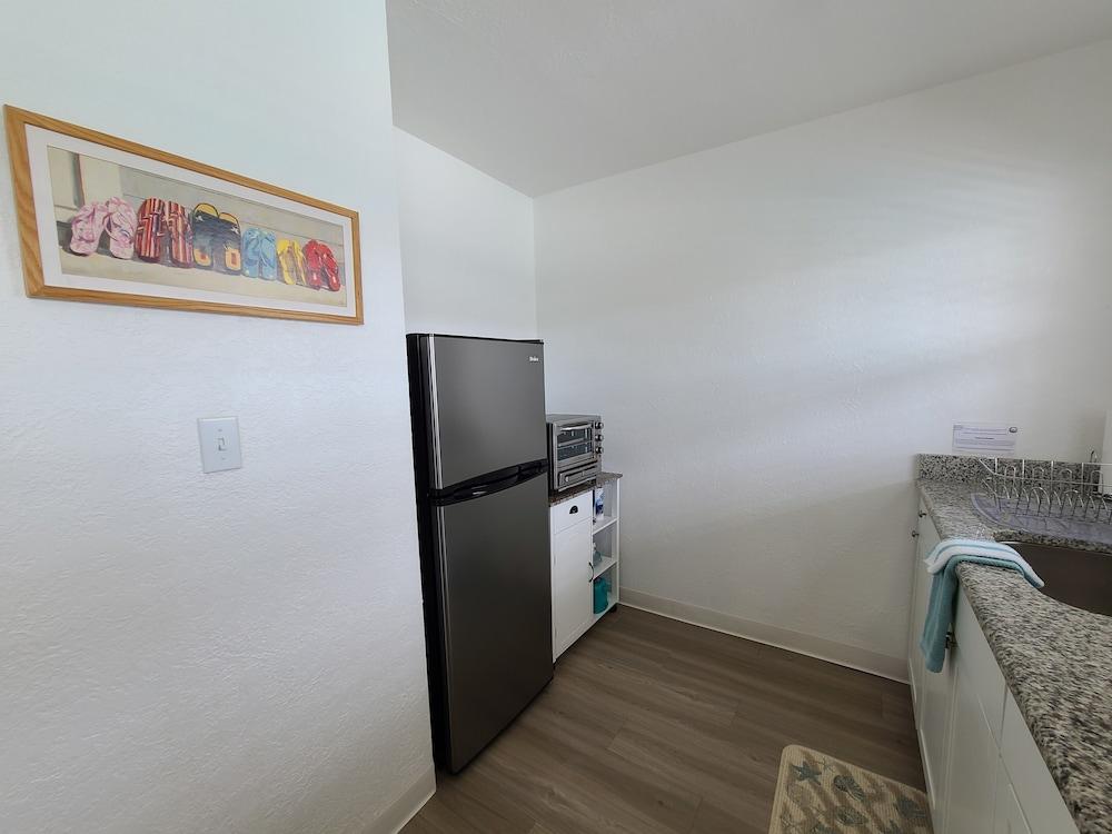 Sun Island Motel photo 46