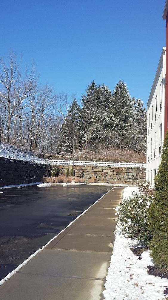 Paradise Inn & Suites photo 26