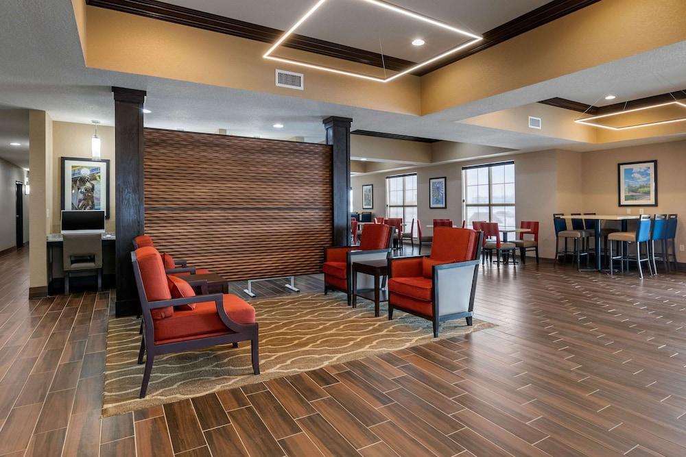 Comfort Inn & Suites Cedar Rapids CID Eastern Iowa Airport photo 7