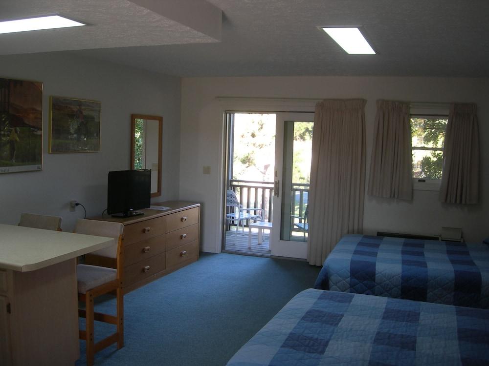 Baneberry Golf and Resort photo 3