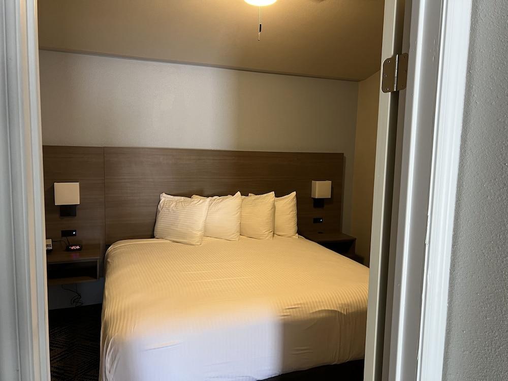 Garden Inn & Suite photo 31