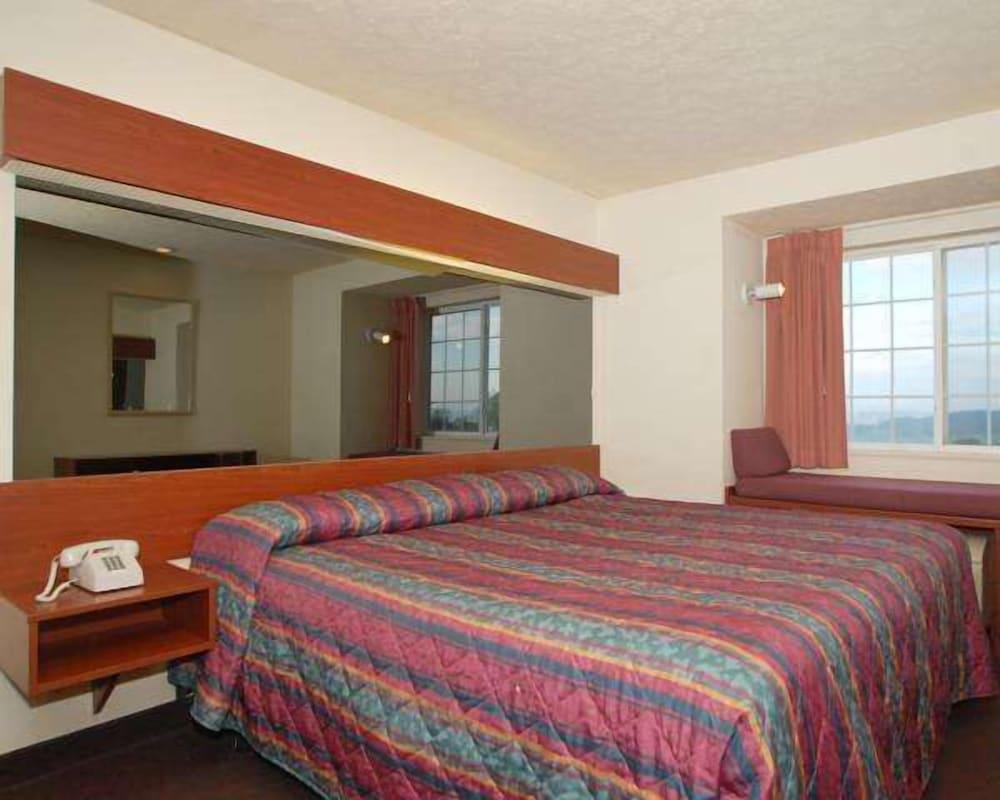 St Clair Inn and Suites photo 12