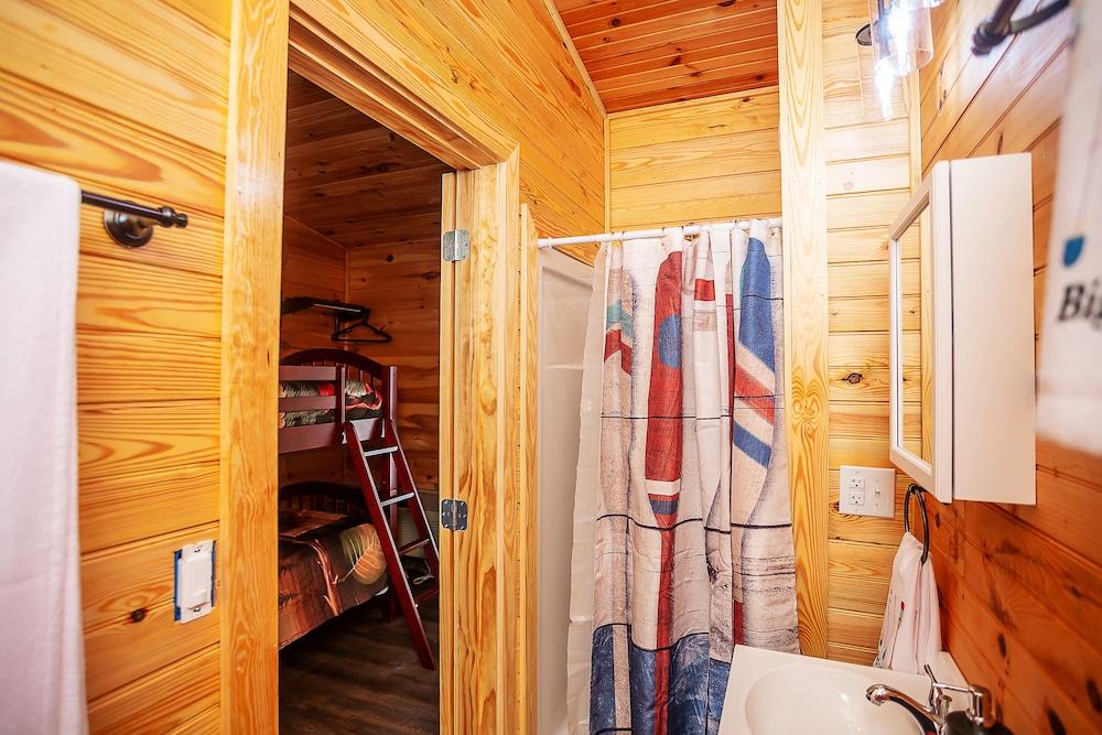 Bigfoot Lodge Room Two photo 6