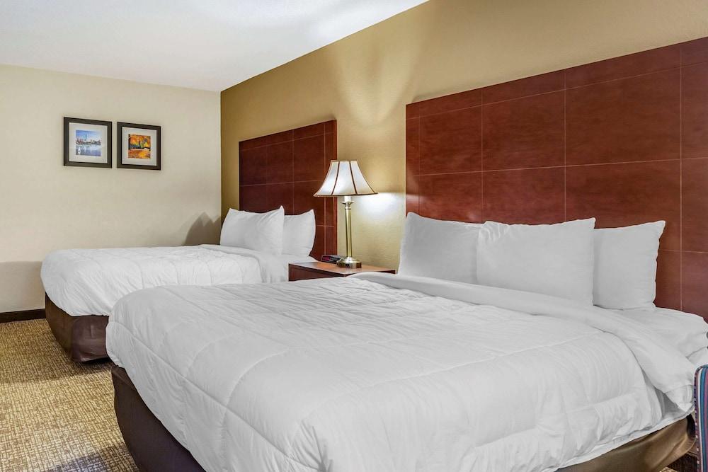 Comfort Inn Foxboro – Mansfield photo 9