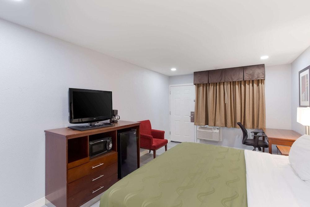 Quality Inn Redding near I-5 photo 11