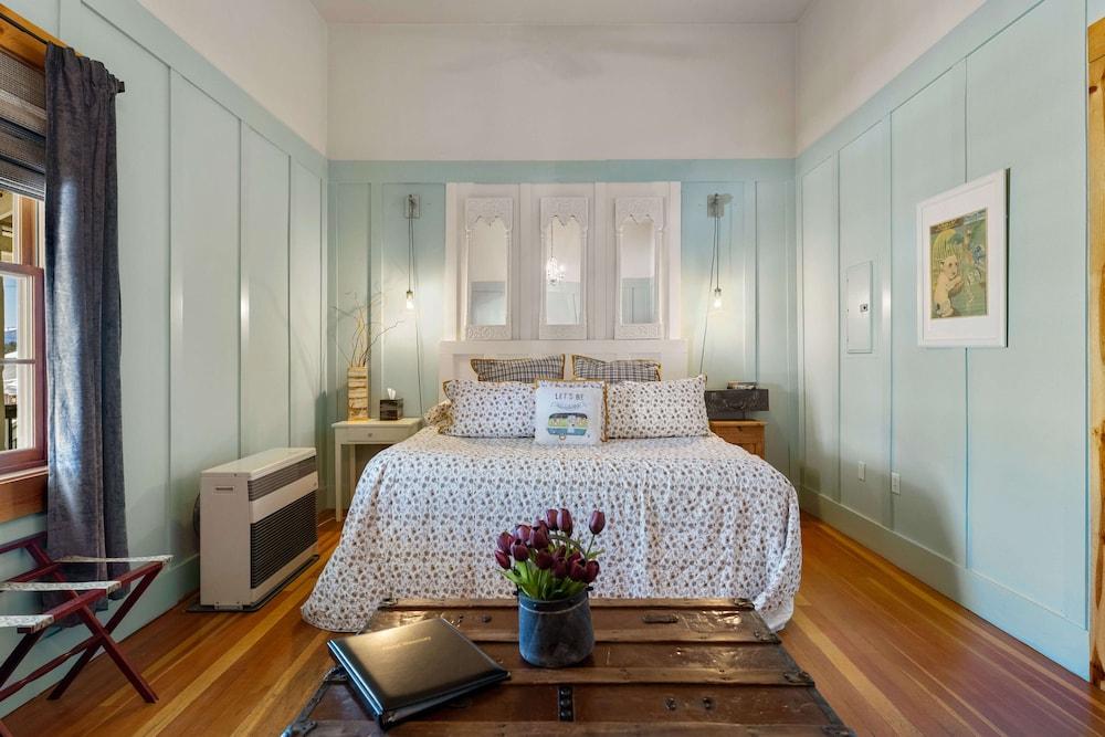 Mccloud Mercantile Hotel photo 22