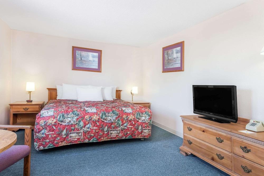 Days Inn by Wyndham Burns photo 4