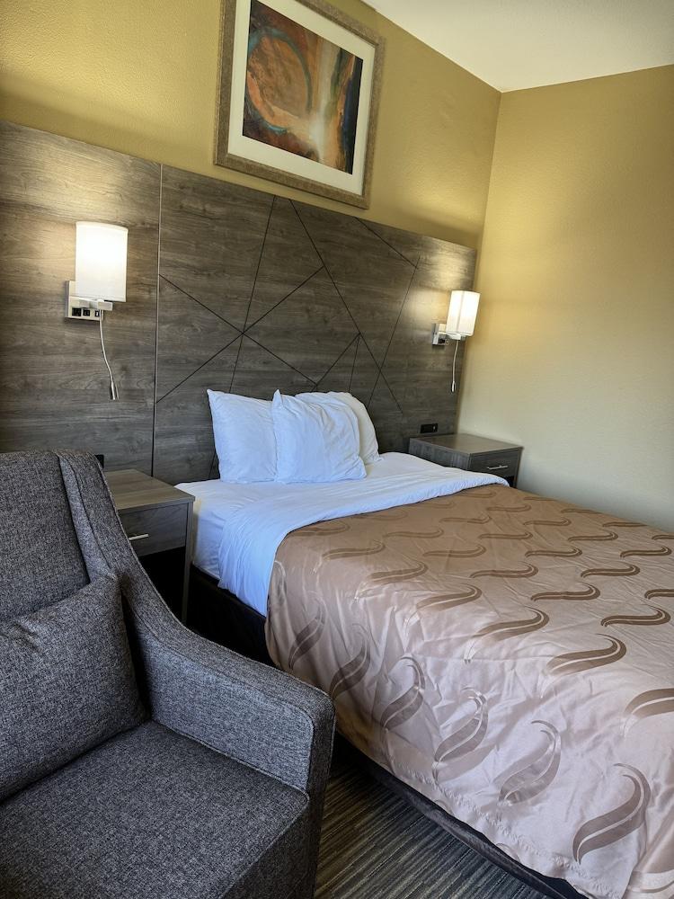 Quality Inn Forsyth - Decatur photo 11