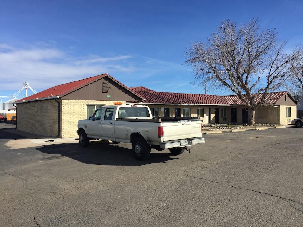 Country Manor Motel Watkins photo 5
