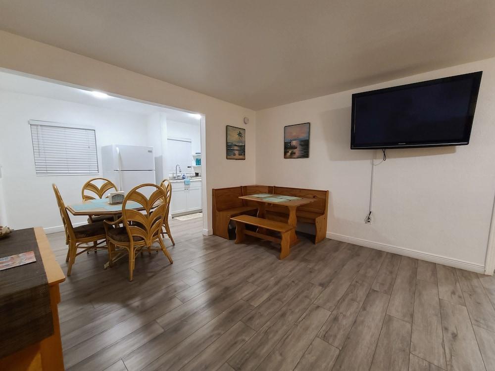 Sun Island Motel photo 20