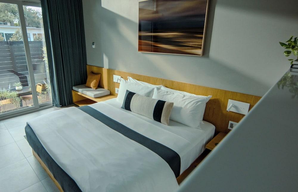 Frame Hotel - SoCo photo 17